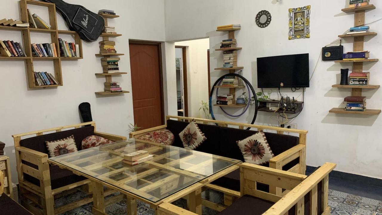 Rootsvilla Vagator - Longstays, Coworking Backpacker'S Hostel ภายนอก รูปภาพ