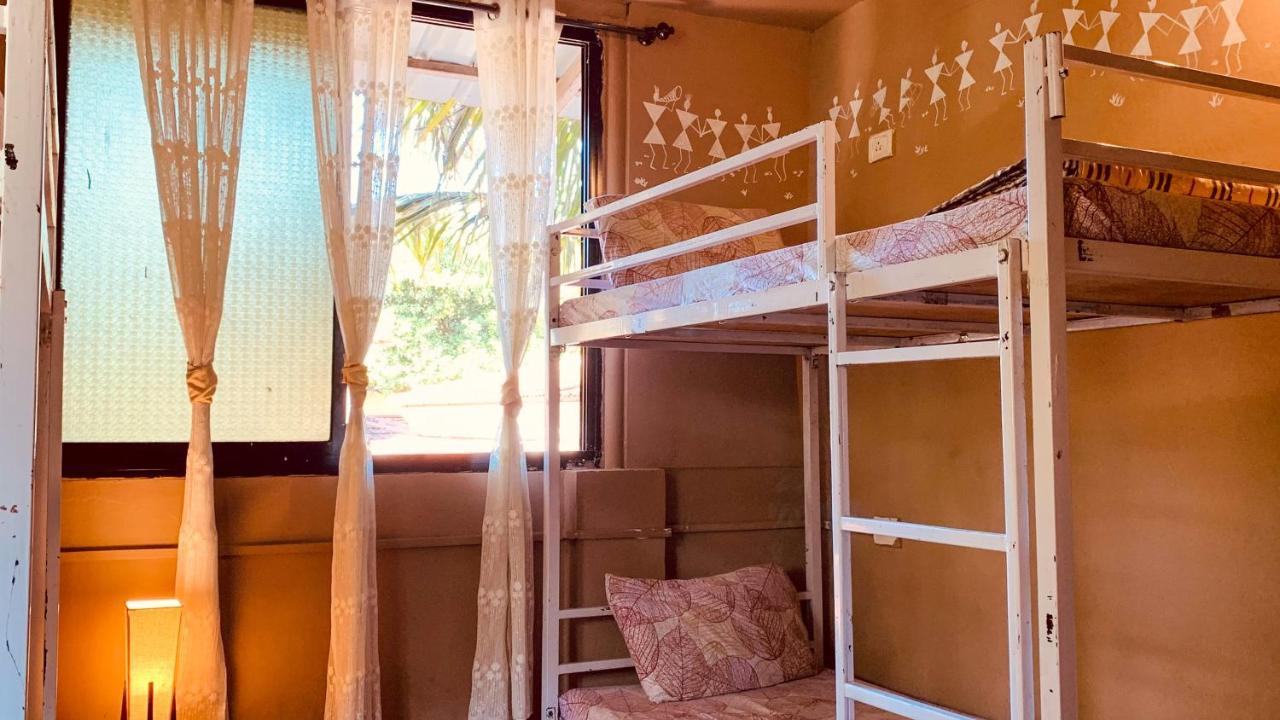 Rootsvilla Vagator - Longstays, Coworking Backpacker'S Hostel ภายนอก รูปภาพ