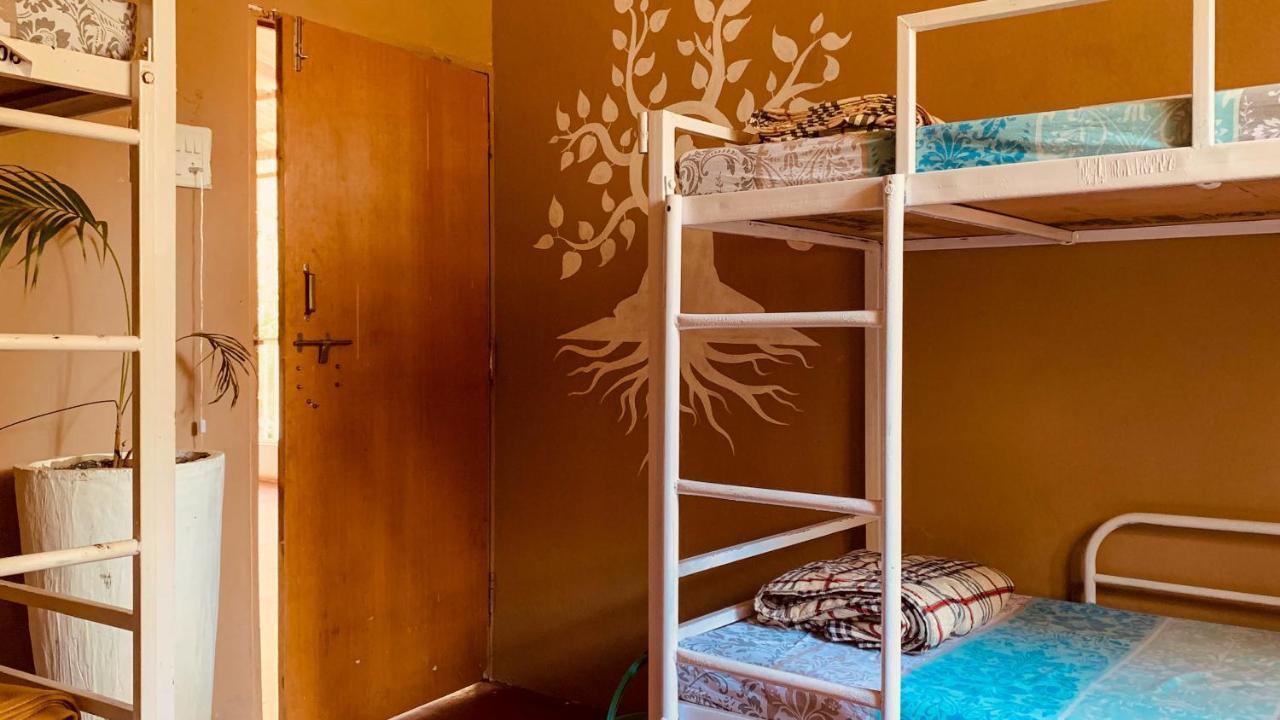 Rootsvilla Vagator - Longstays, Coworking Backpacker'S Hostel ภายนอก รูปภาพ