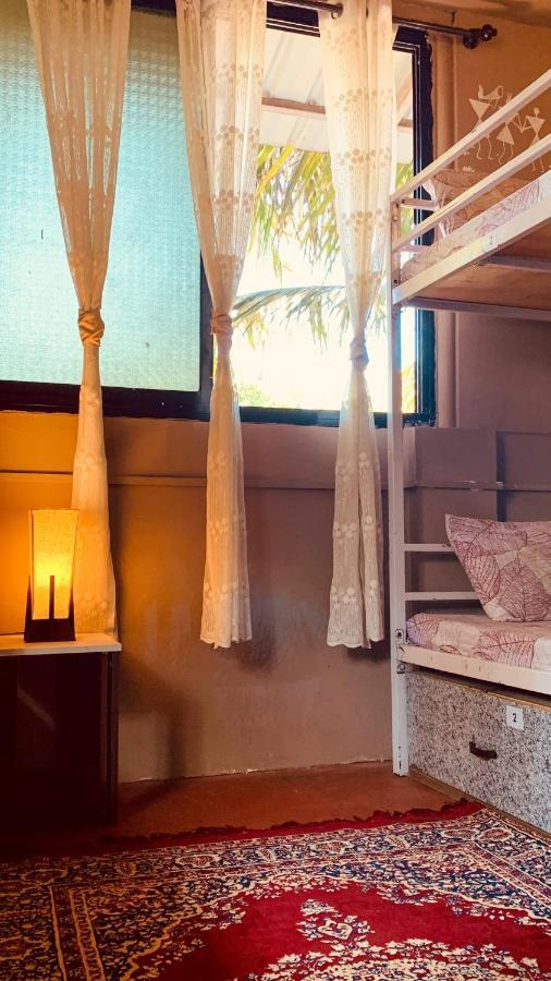 Rootsvilla Vagator - Longstays, Coworking Backpacker'S Hostel ภายนอก รูปภาพ