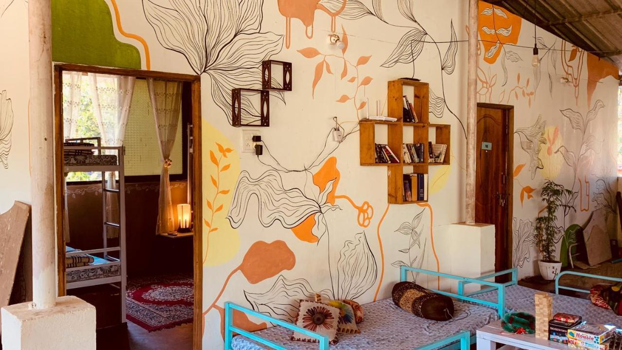 Rootsvilla Vagator - Longstays, Coworking Backpacker'S Hostel ภายนอก รูปภาพ